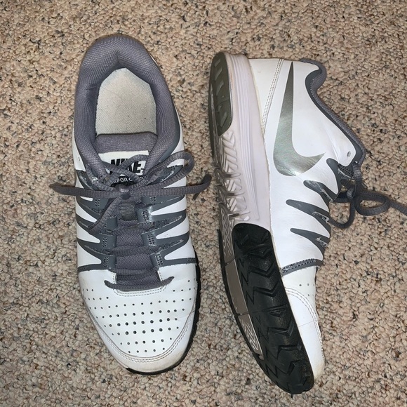 Nike Shoes - Nike Vapor Court Tennis Court Shoes
